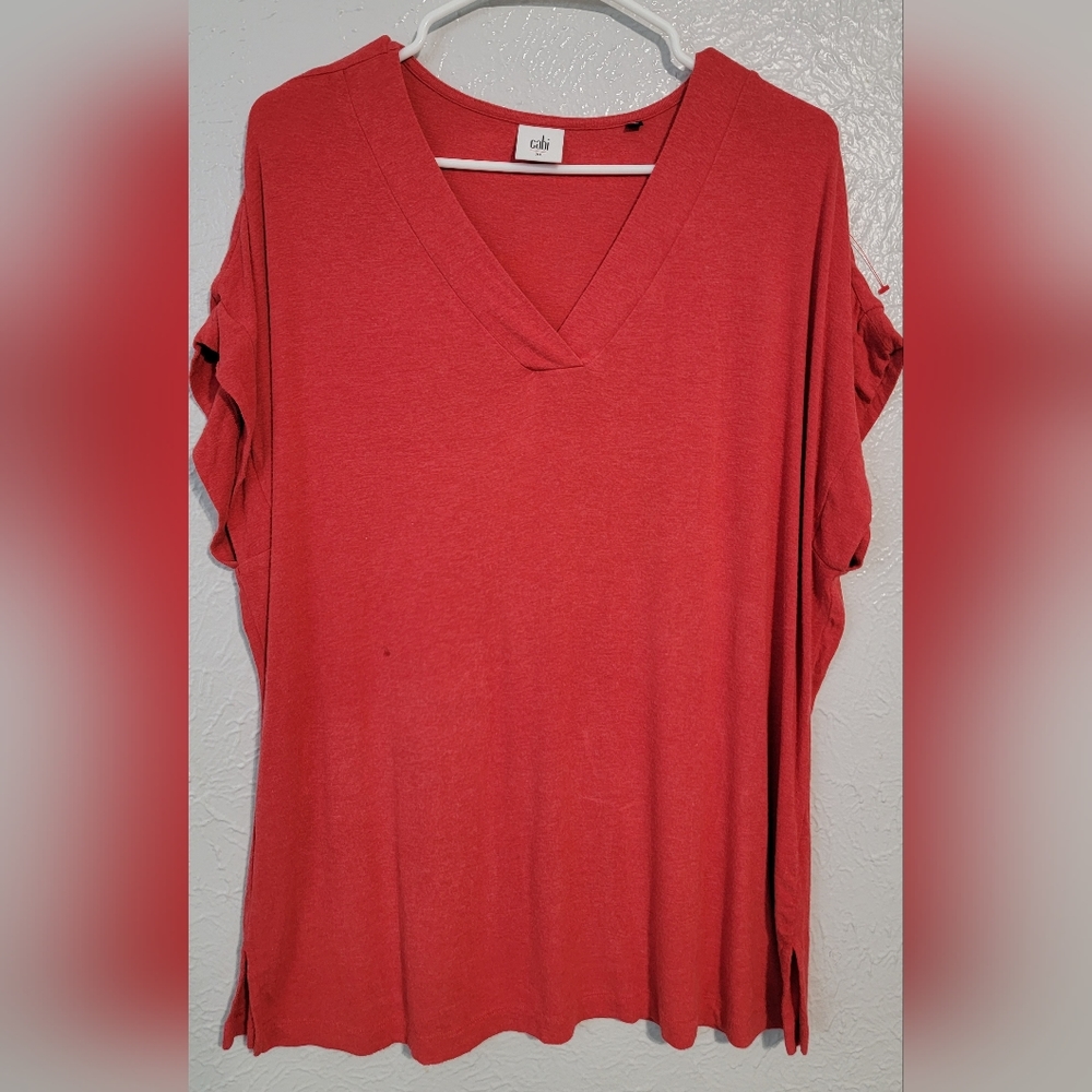 Cabi Laid-back tee v neck casual sott top